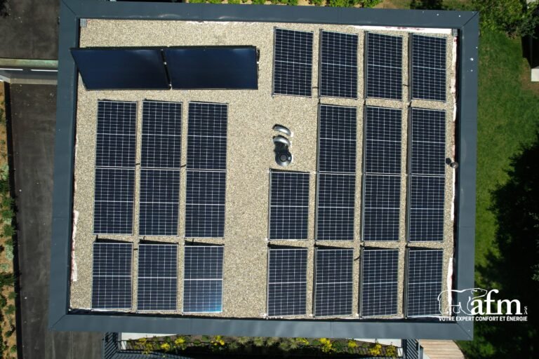 Panneaux photovoltaïques sur toit plat