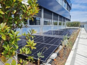 Découvrez 10 défis simples pour réduire votre facture d’électricité à Genève grâce au photovoltaïque, au solaire et à une meilleure gestion de l’énergie.
